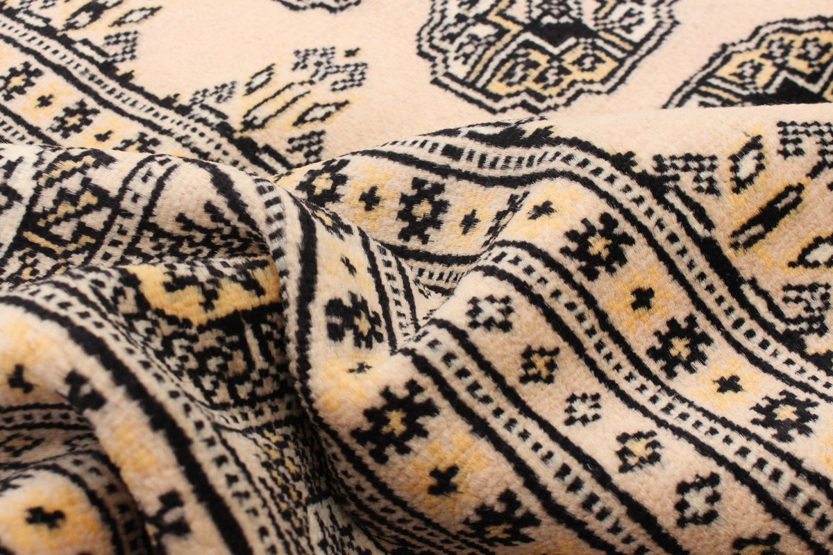 Peshawar Bokhara rug, reverse side