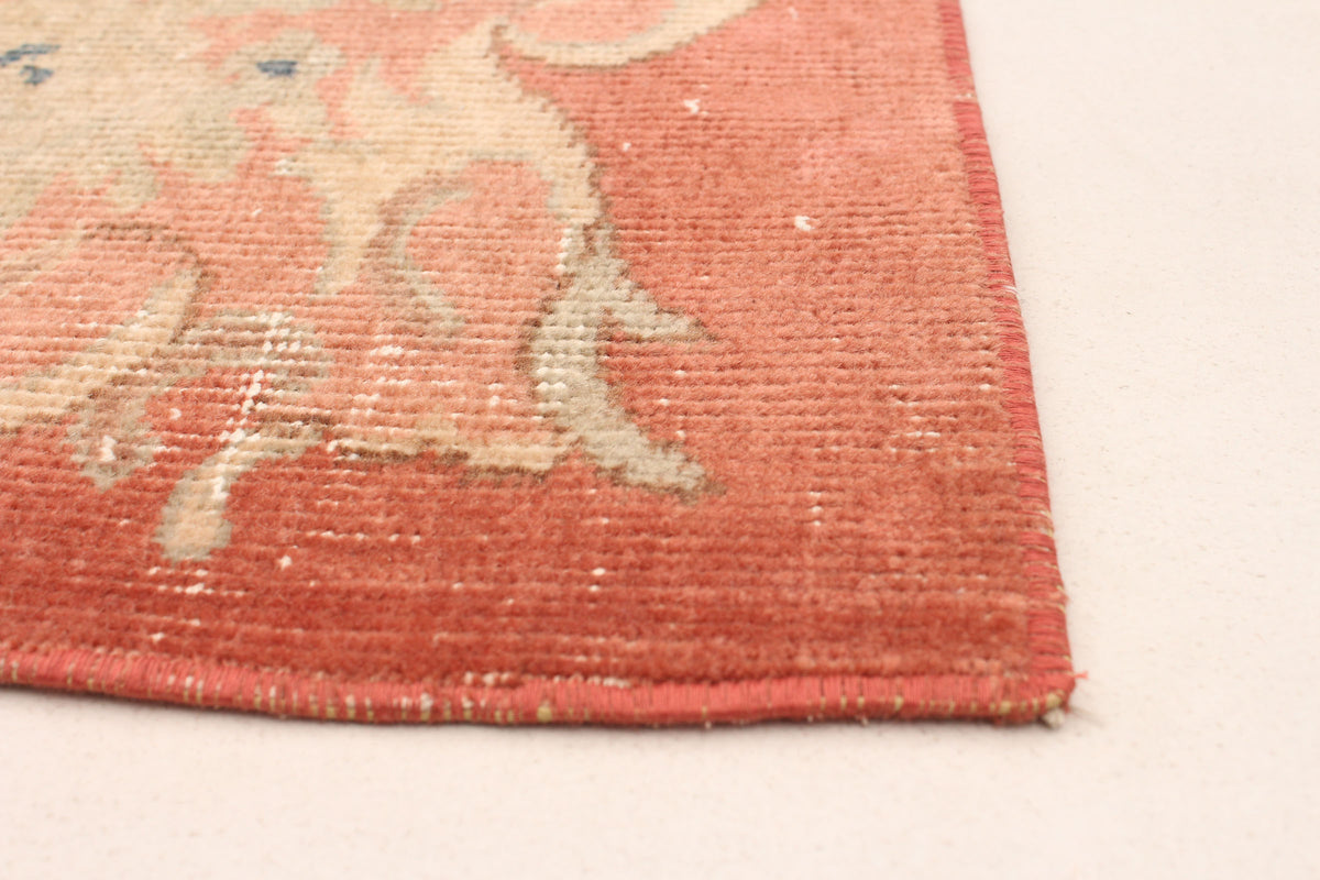 Turkish Antalya Vintage rug, corner detail