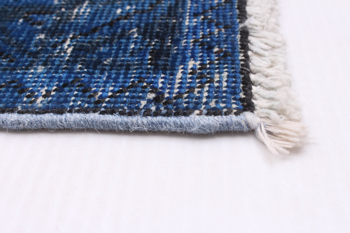 Color Transition rug, corner detail