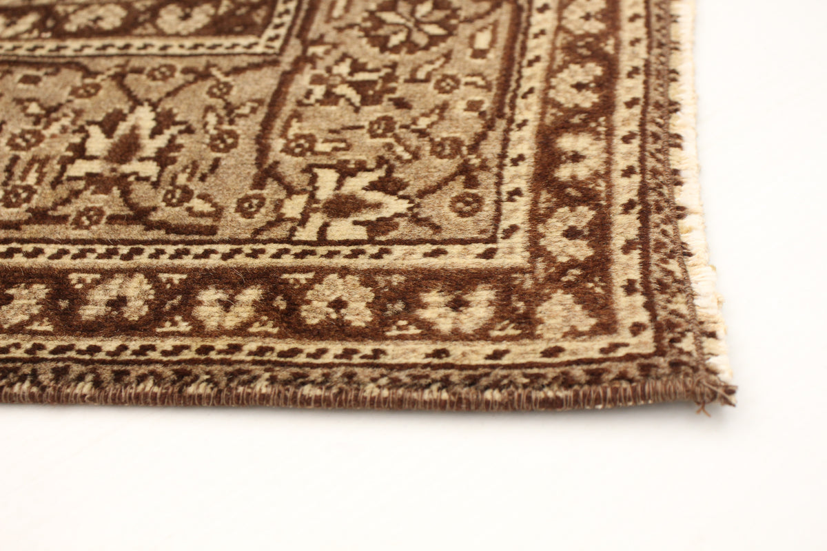 Turkish Kayseri Vintage rug, border detail